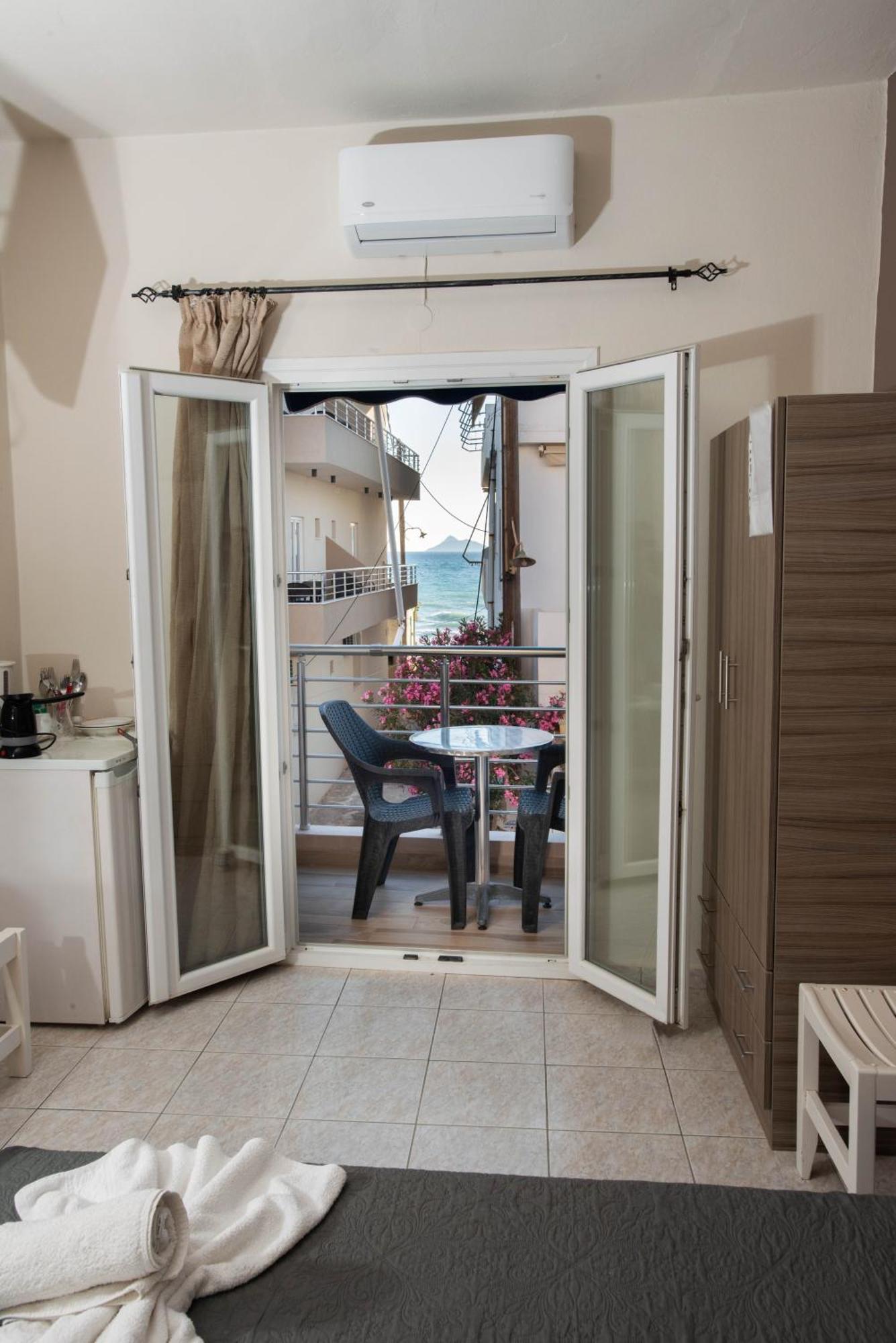 Ferienwohnung Lybian Sea Kalamaki  Exterior foto